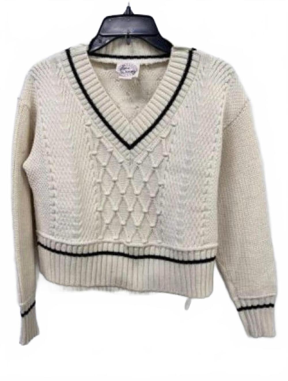 NEW LOVE DAISY kids' v neck cable long sleeve sweater in cream/black